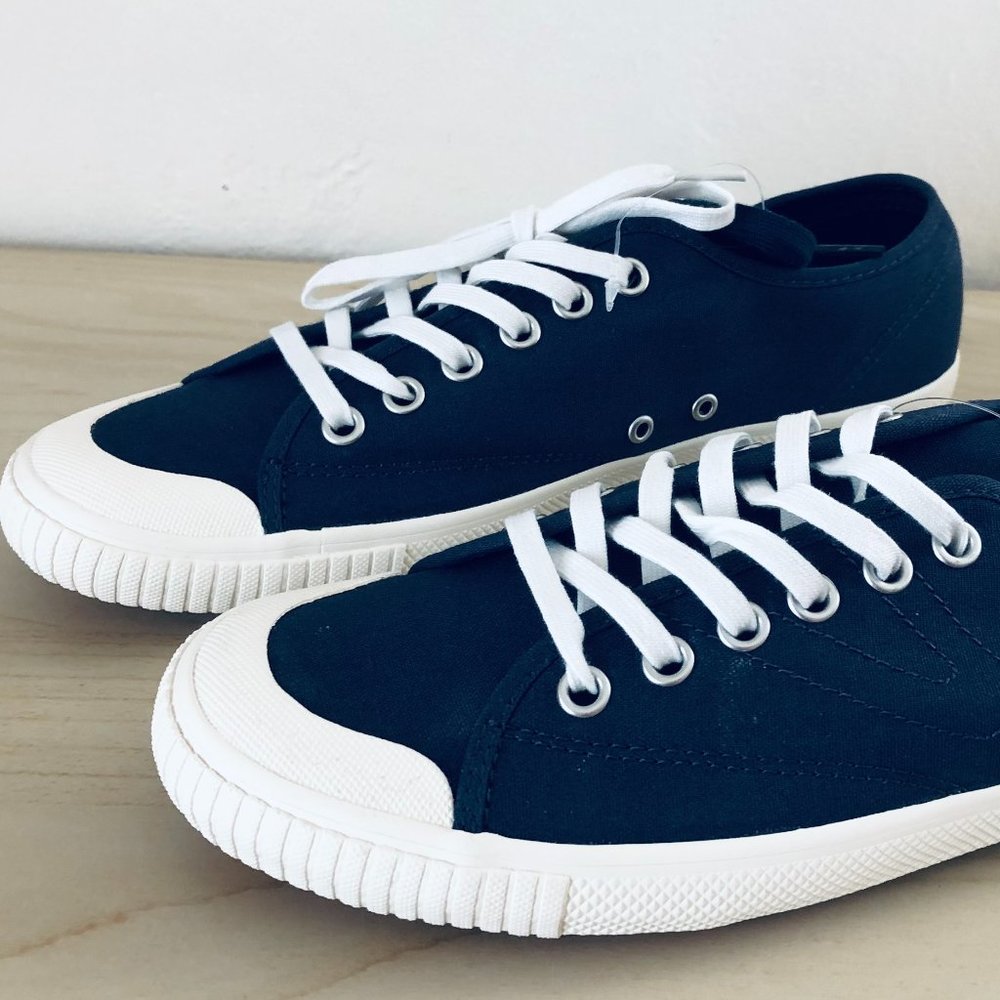 TRETORN canvas tennis shoes J. Crew 18317 Size 9 Navy Blue T56 Shadow